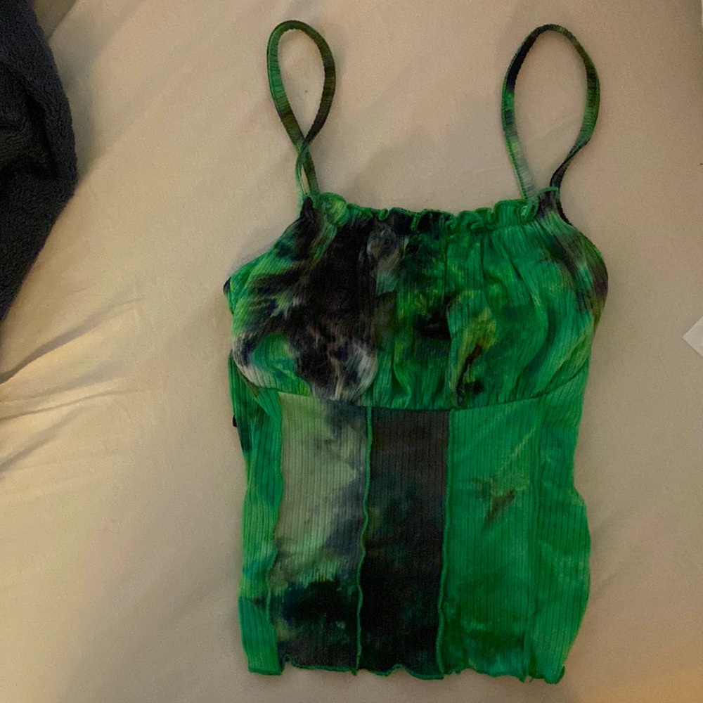 I loved this top got this 1 year ago great Quality to the top